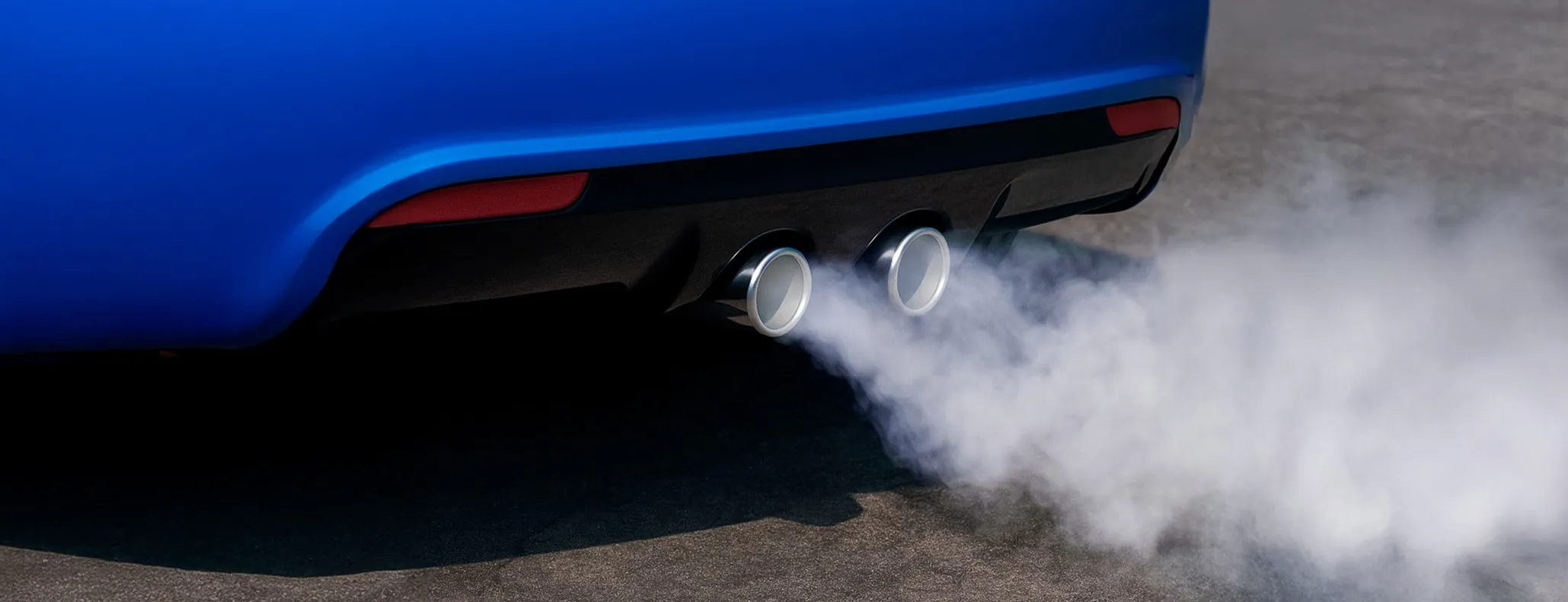 Descubre de donde viene el humo azul que sale del coche