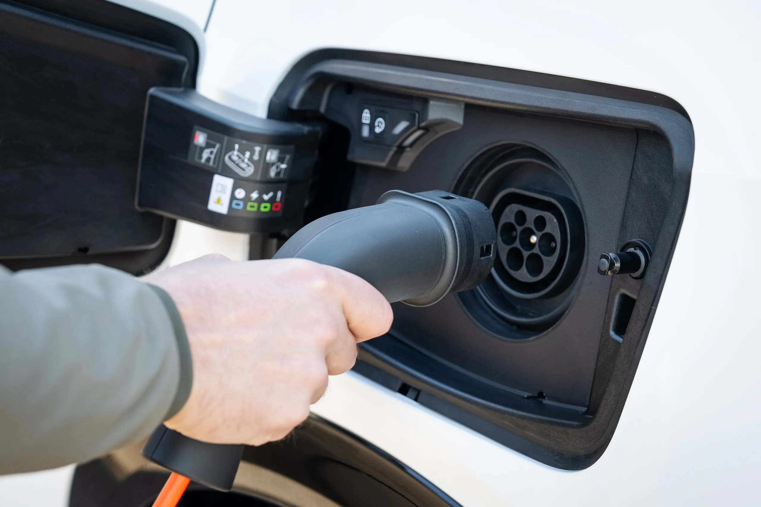 Descubre el mejor coche híbrido calidad precio