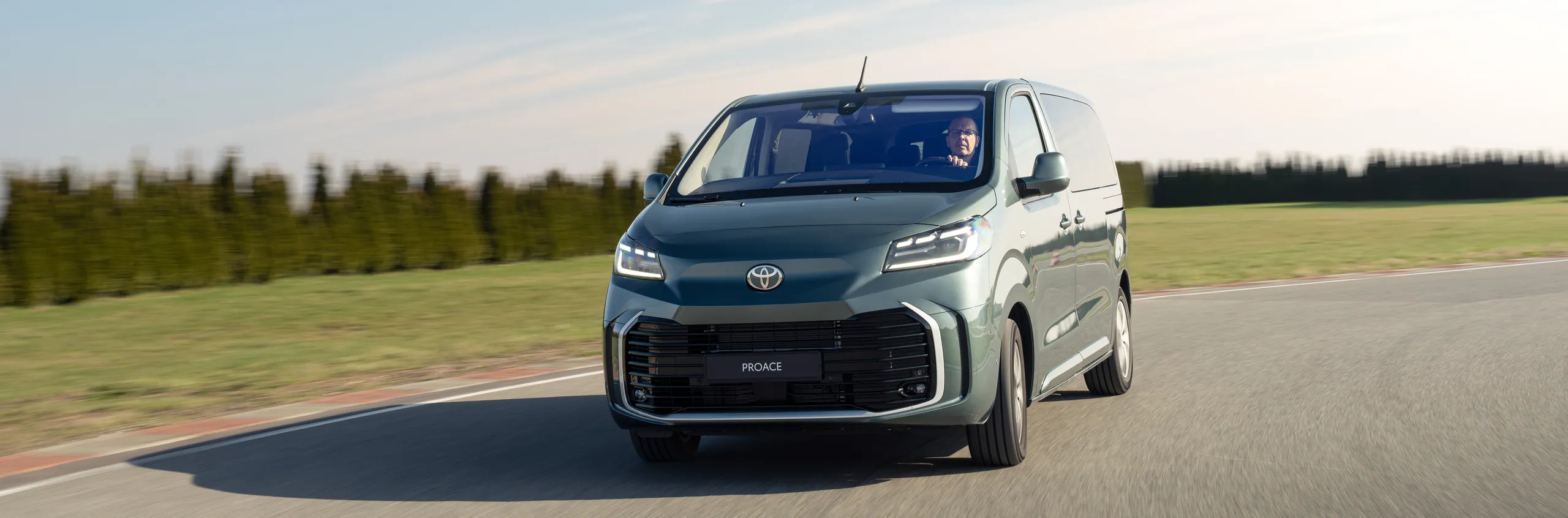 La Toyota Proace Verso  es una de las mejores furgonetas para camperizar