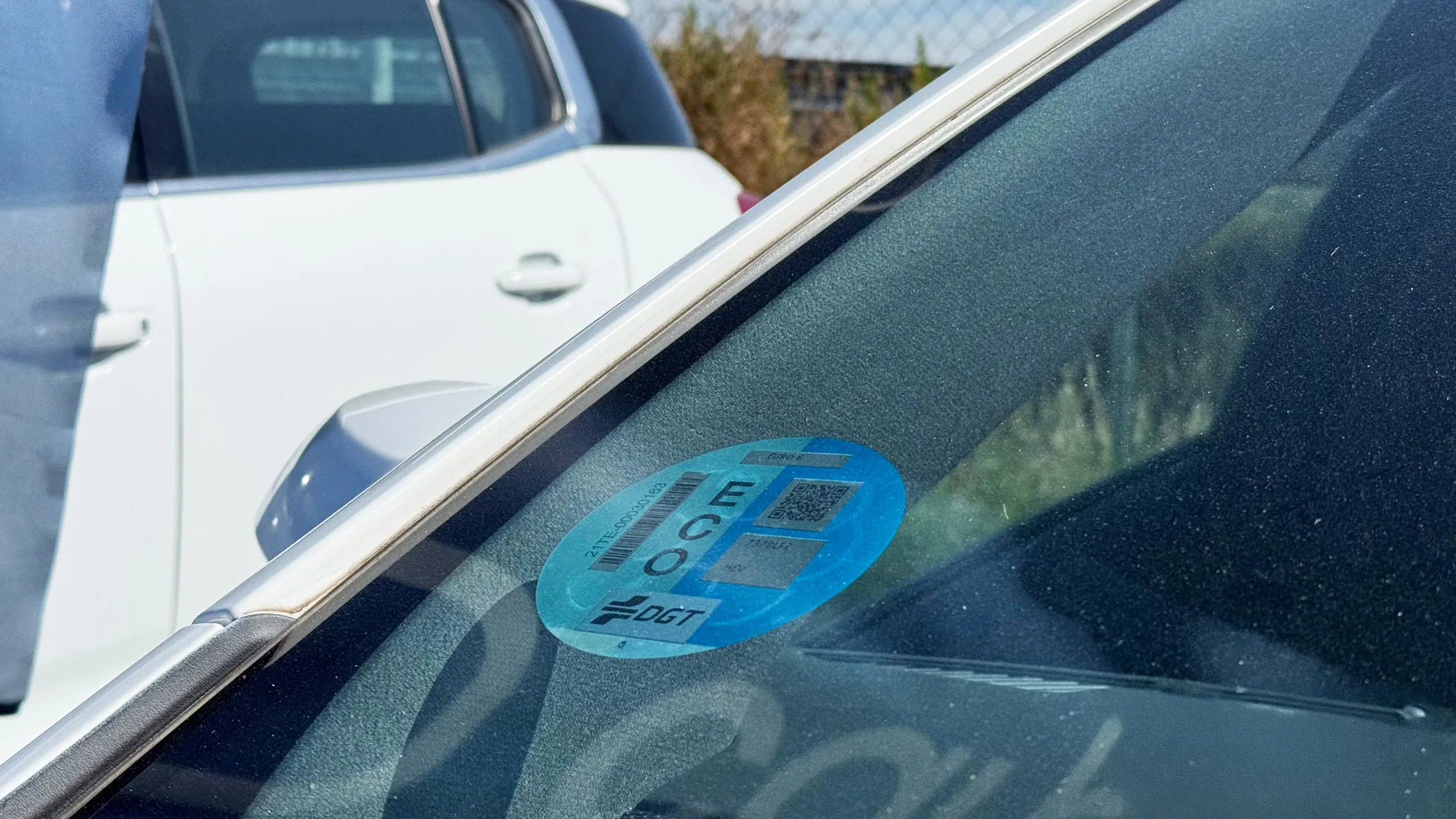 Las nuevas pegatinas de la DGT tendrán un impacto directo en los coches ECO