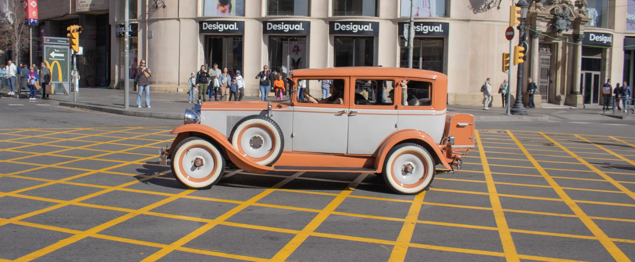 Descubre el precio para hacer el coche histórico