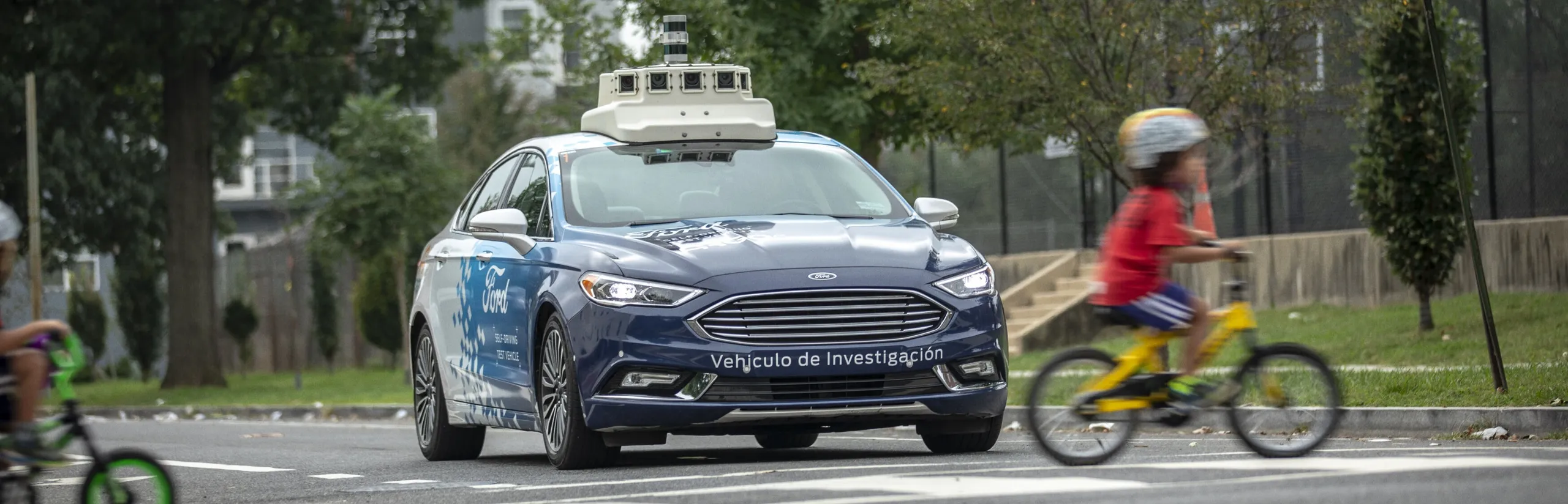 Ford con su vehículo de investigación tendrá que llevar la pegatina roja