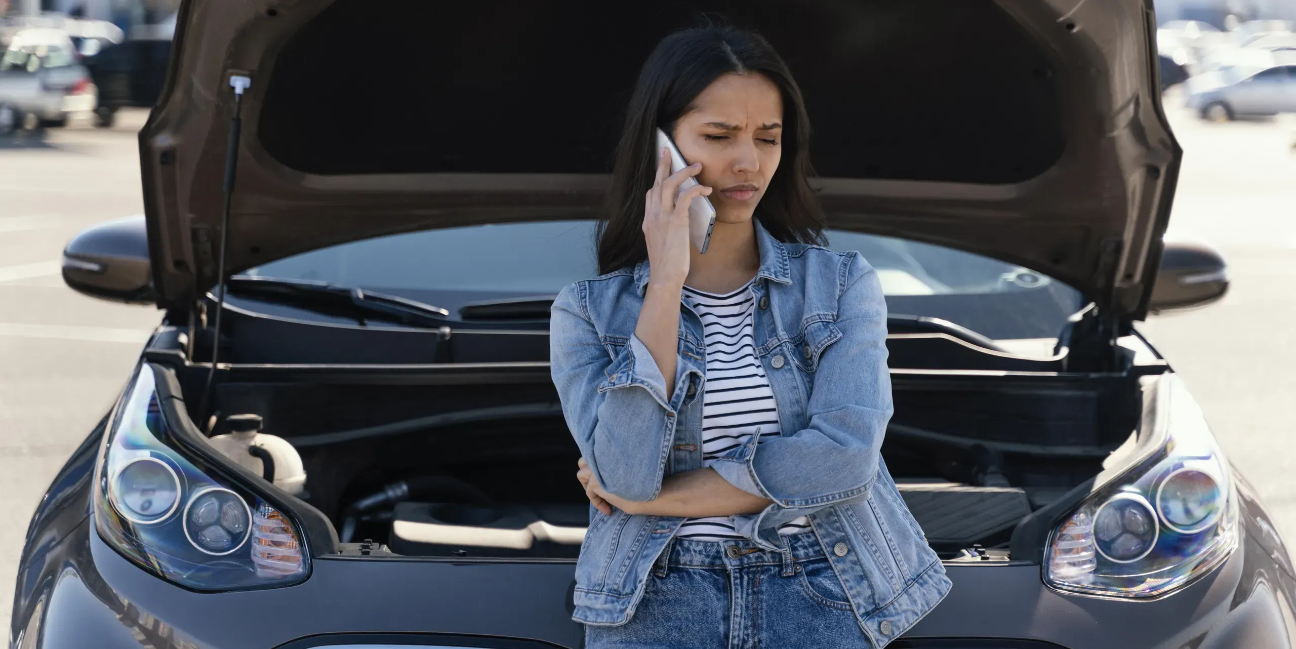 Avería en coche Conductora con coche averiado: ¿Pueden denunciarme por vender un coche en mal estado?